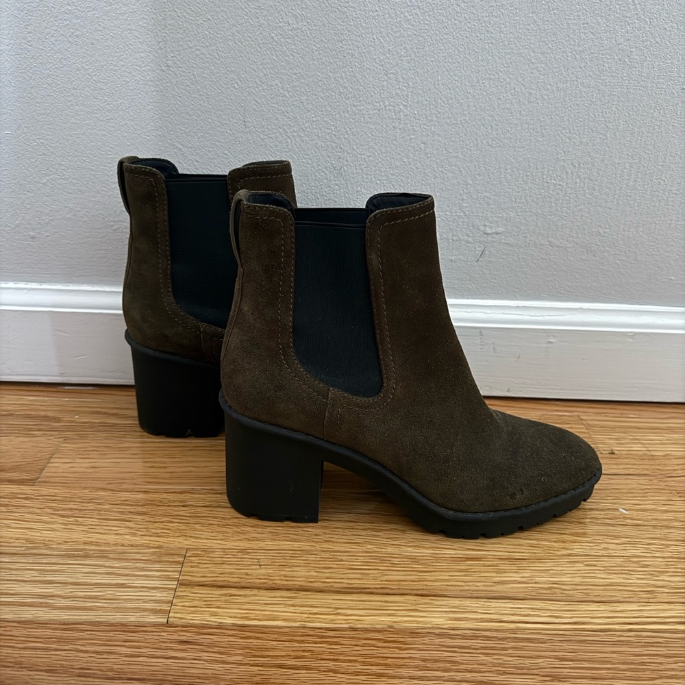 Vince Henderson Weatherproof Chelsea Boots